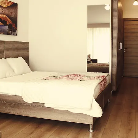 Vip Bed & Breakfast 3*
